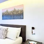 Helena Apartments - Primo Canto